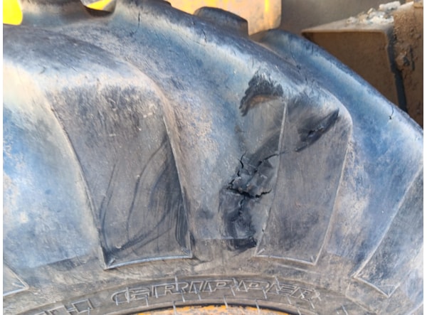 Buldoexcavator CUKUROVA 885 R de vanzare