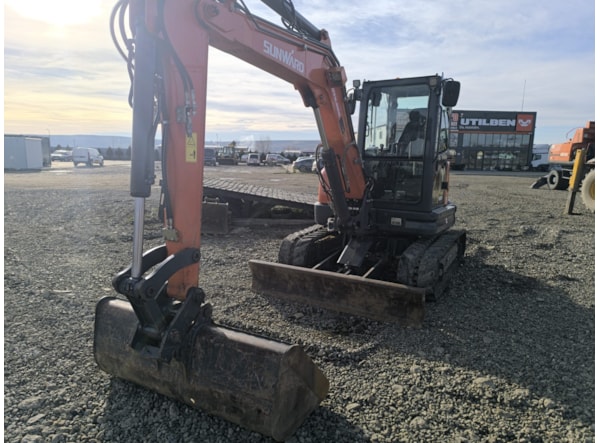 Midiexcavator SUNWARD SWE 60 UF - 3 cupe si cupla rapida mecanica Disponibil de inchiriere  de vanzare