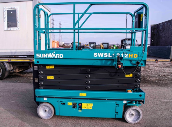 Nacela Foarfeca SUNWARD SWSL1212DC / 12m  de vanzare