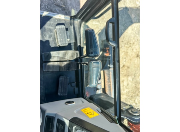 Midiexcavator SUNWARD 90uf  + Picon 400 kg de vanzare