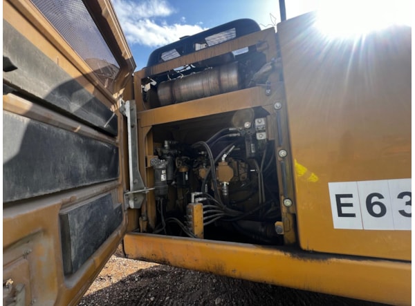 Excavator senile Caterpillar 320 FL de vanzare