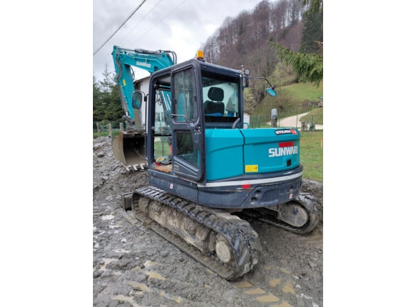 Midiexcavator SUNWARD  90UF de vanzare