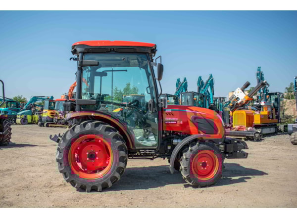 Tractor Kioti CK 3530C-EU cabina cu AC, transmisie manuala si incarcator frontal de vanzare