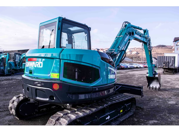 Midiexcavator SUNWARD SWE 90 UF de vanzare