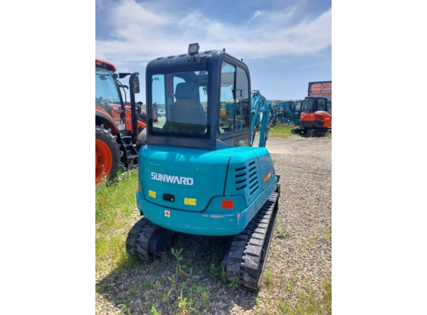 Miniexcavator SUNWARD 25F de vanzare