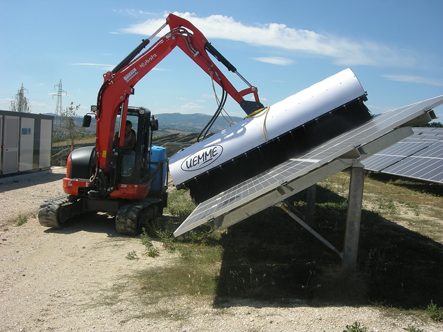 Perii panouri solare MANTA SOLAR  2100 - miniexcavatoare 5-7 t.
