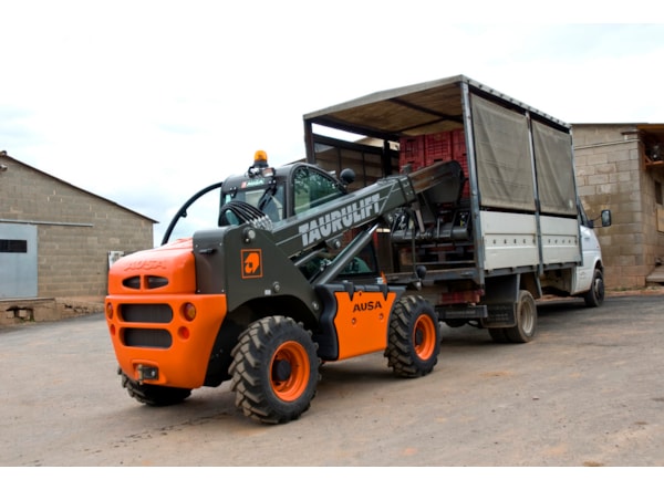 Incarcator Telescopic Ausa T 204 H  de vanzare