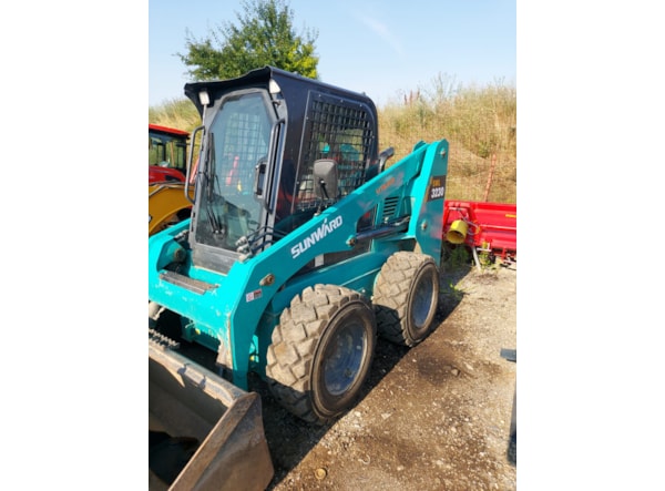 MiniIncarcator SUNWARD 3230 R DISPONIBIL PENTRU INCHIRIERE de vanzare