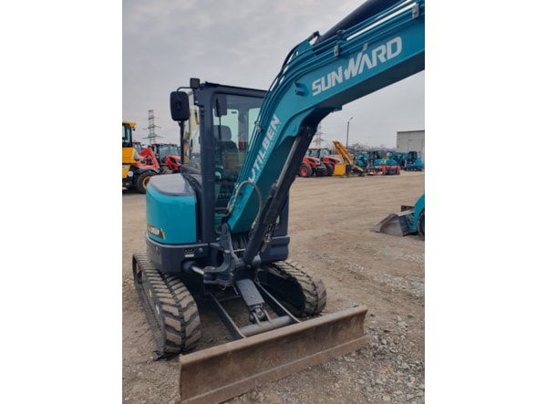 Miniexcavator SUNWARD 35UF de vanzare