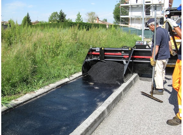 Raspanditor agregate SIMEX Flotor de asfalt ST 200 - miniincarcator de vanzare