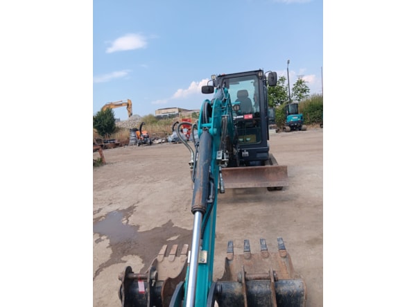 Miniexcavator SUNWARD 35UF  R DISPONIBIL PENTRU INCHIRIERE de vanzare