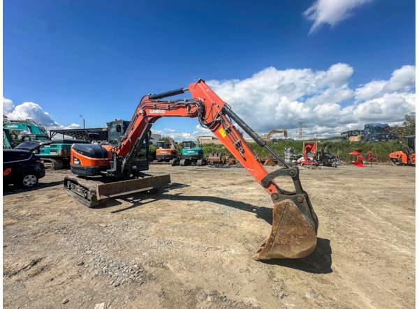 Midiexcavator SUNWARD 90uf  + Picon 400 kg de vanzare