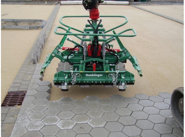  UtilMAX Cleste pentru pavaje Hunklinger P12-2 PROFI TWIST - miniexcavator 2.5 - 9 t. de vanzare