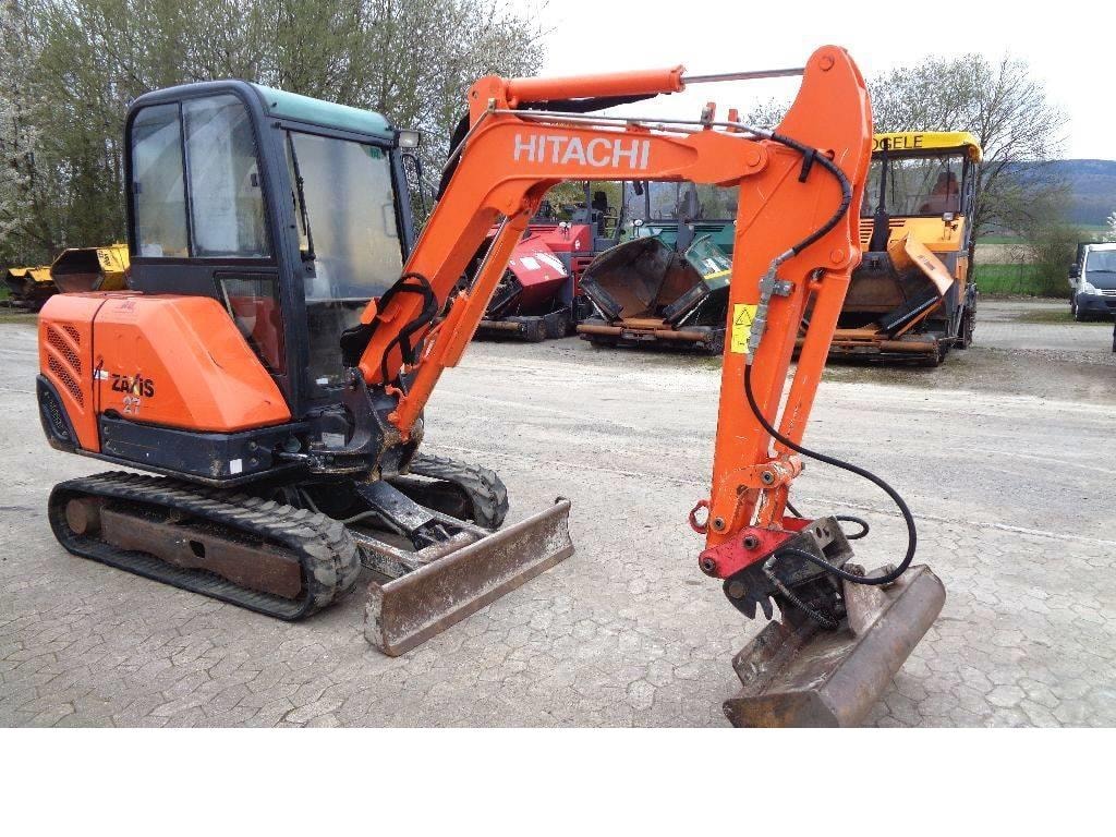 ＠ Miniexcavator Hitachi ZX 27-3 CLR de vanzare 251981 UTILBEN