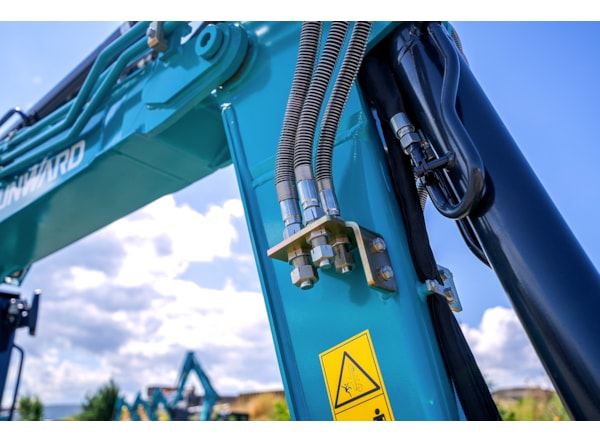 Midiexcavator SUNWARD SWE 60 UF + PICON GRATUIT de vanzare