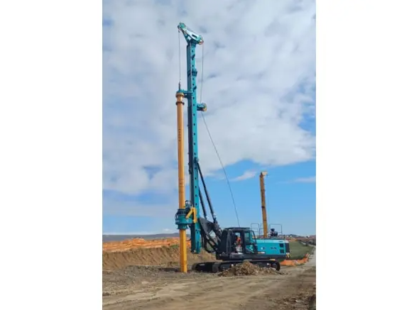 Instalatie de Foraj SUNWARD Instalatie de foraj Sunward SWDM165SW - configuratie Kelly bar  de vanzare