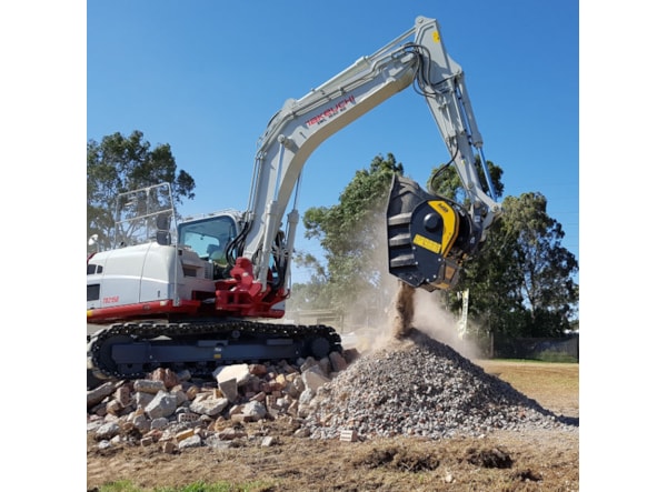 Cupa de concasare constructii MB Crusher BF 60.1 S4 -- excavator 8 - 18 t. de vanzare