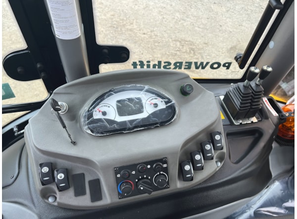 Buldoexcavator CUKUROVA 885 STAGE V Echipare Pro de vanzare