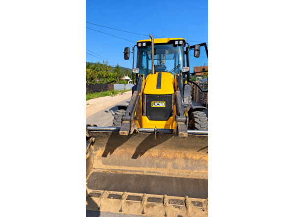 Buldoexcavator JCB 3CX de vanzare