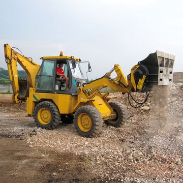 Cupa de concasare constructii MB Crusher MB-L160 S2 -- frontal 5 - 11 t. de vanzare