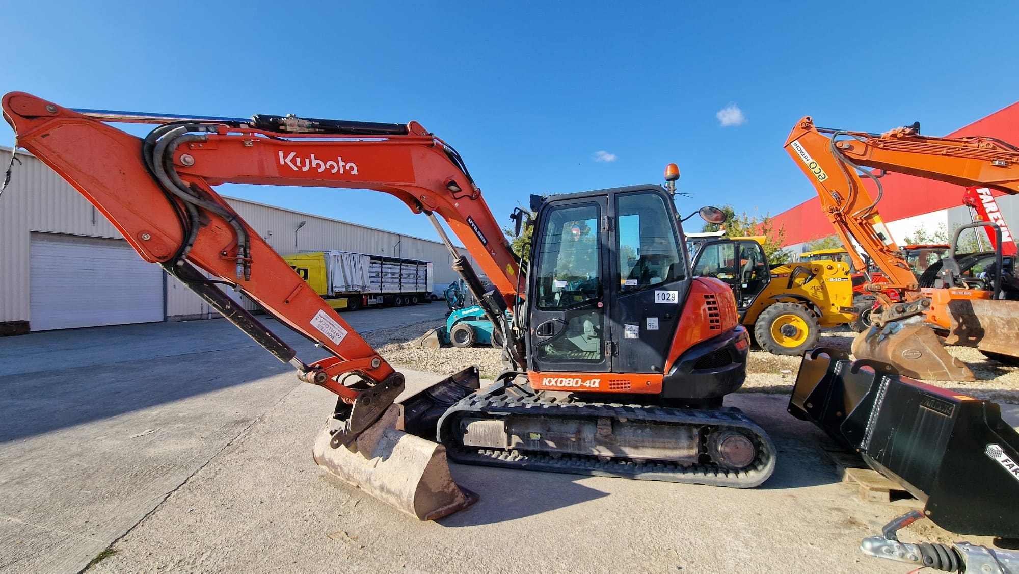 Midiexcavatoare KX080