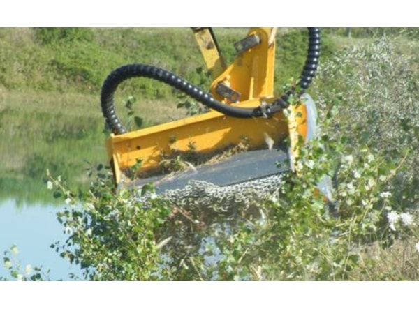 Tocator vegetatie - excavator Femac T15 FR130 REV  de vanzare