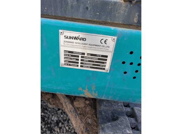 Miniexcavator SUNWARD 25F de vanzare