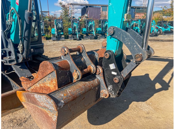 Midiexcavator SUNWARD 60 uf DISPONIBIL PENTRU INCHIRIERE de vanzare