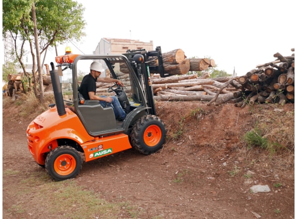 Motostivuitor Teren Accidentat Ausa C 150 H, 4x4, Cabina inchisa + triplex 4 m de vanzare