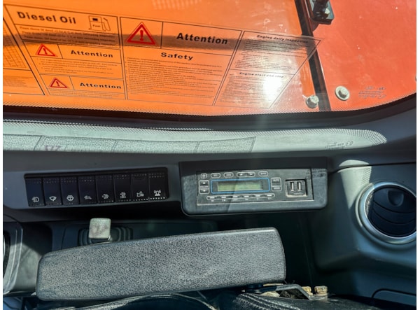 Midiexcavator SUNWARD 90uf  + Picon 400 kg de vanzare