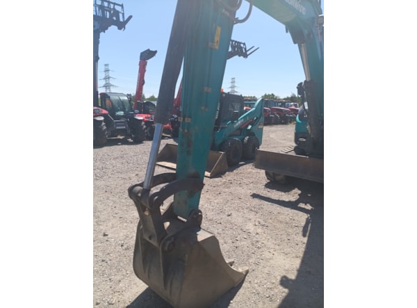 Midiexcavator SUNWARD 90UF de vanzare