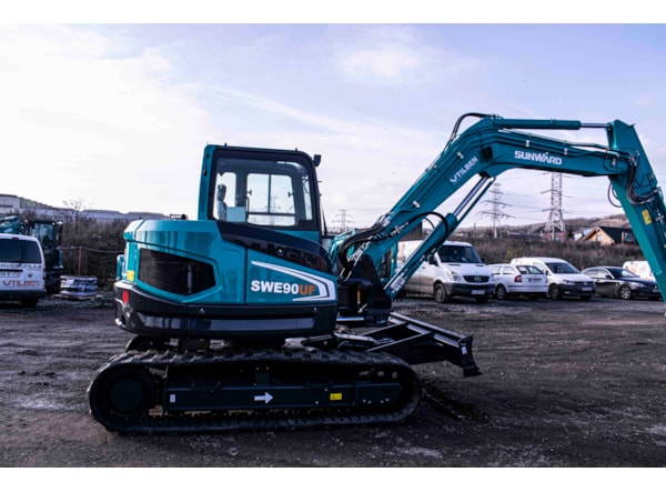 Midiexcavator SUNWARD SWE 90 UF de vanzare