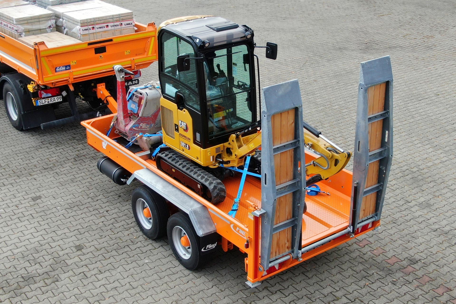 Remorci transport utilaje FLIEGL TTS 89 (Greutate utila 6800 kg)