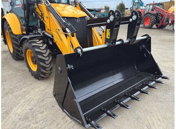 Buldoexcavator CUKUROVA 885 STAGE V Echipare Pro de vanzare