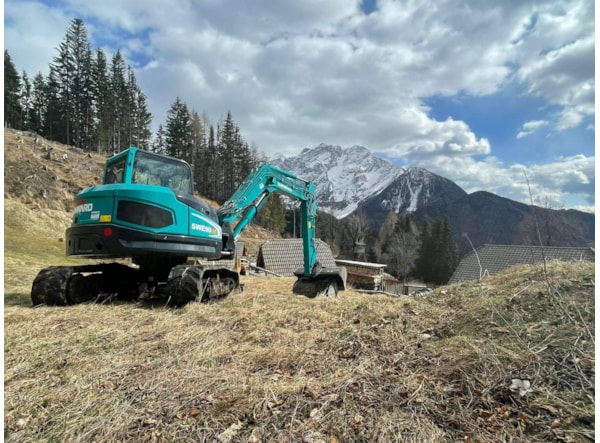 Midiexcavator SUNWARD SWE 90 UF de vanzare