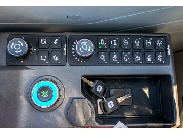 Midiexcavator SUNWARD SWE 90 UF + PICON GRATUIT de vanzare