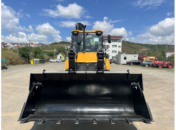 Buldoexcavator CUKUROVA 884 STAGE V de vanzare