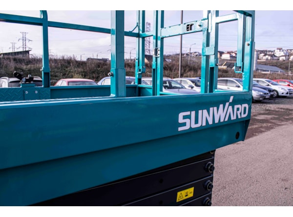 Nacela Foarfeca SUNWARD SWSL1212DC / 12m  de vanzare