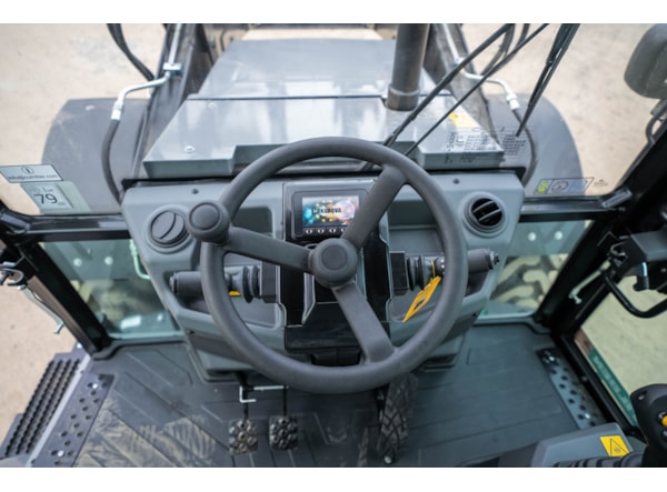 Buldoexcavator CUKUROVA  888XG  STAGE V roti egale -pompa axiala Bosch Rexroth- 2 ani Garantie  de vanzare