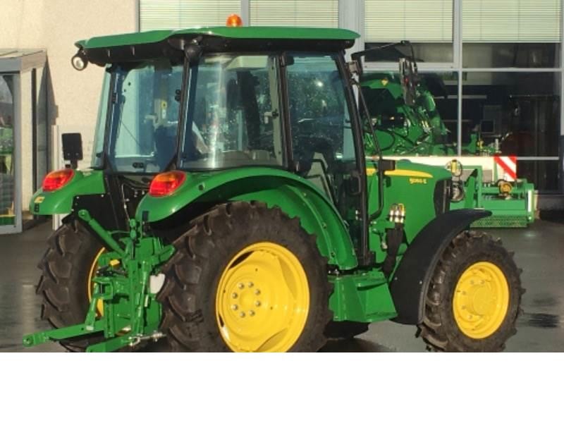Tractor John Deere 5050E de vanzare 370145 UTILBEN