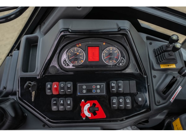 Buldoexcavator CUKUROVA  888XG  STAGE V roti egale -pompa axiala Bosch Rexroth- 2 ani Garantie  de vanzare