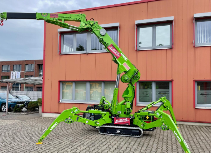 Macarale Spider  UM 445