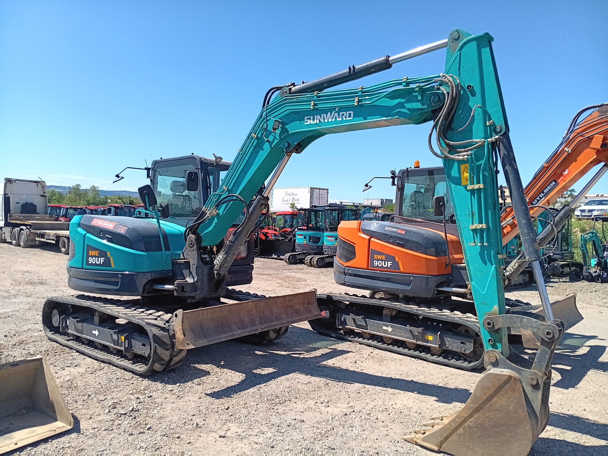Midiexcavatoare 90UF