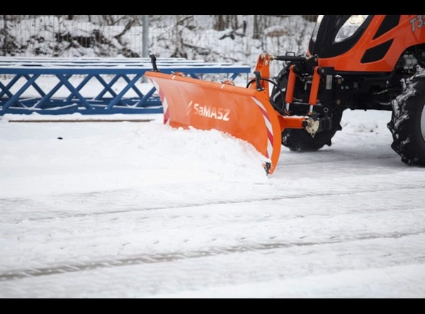Pachete atasamente Samasz Lama de zapada Smart 150 tractoare  + Raspanditor nisip Sand 400 de vanzare
