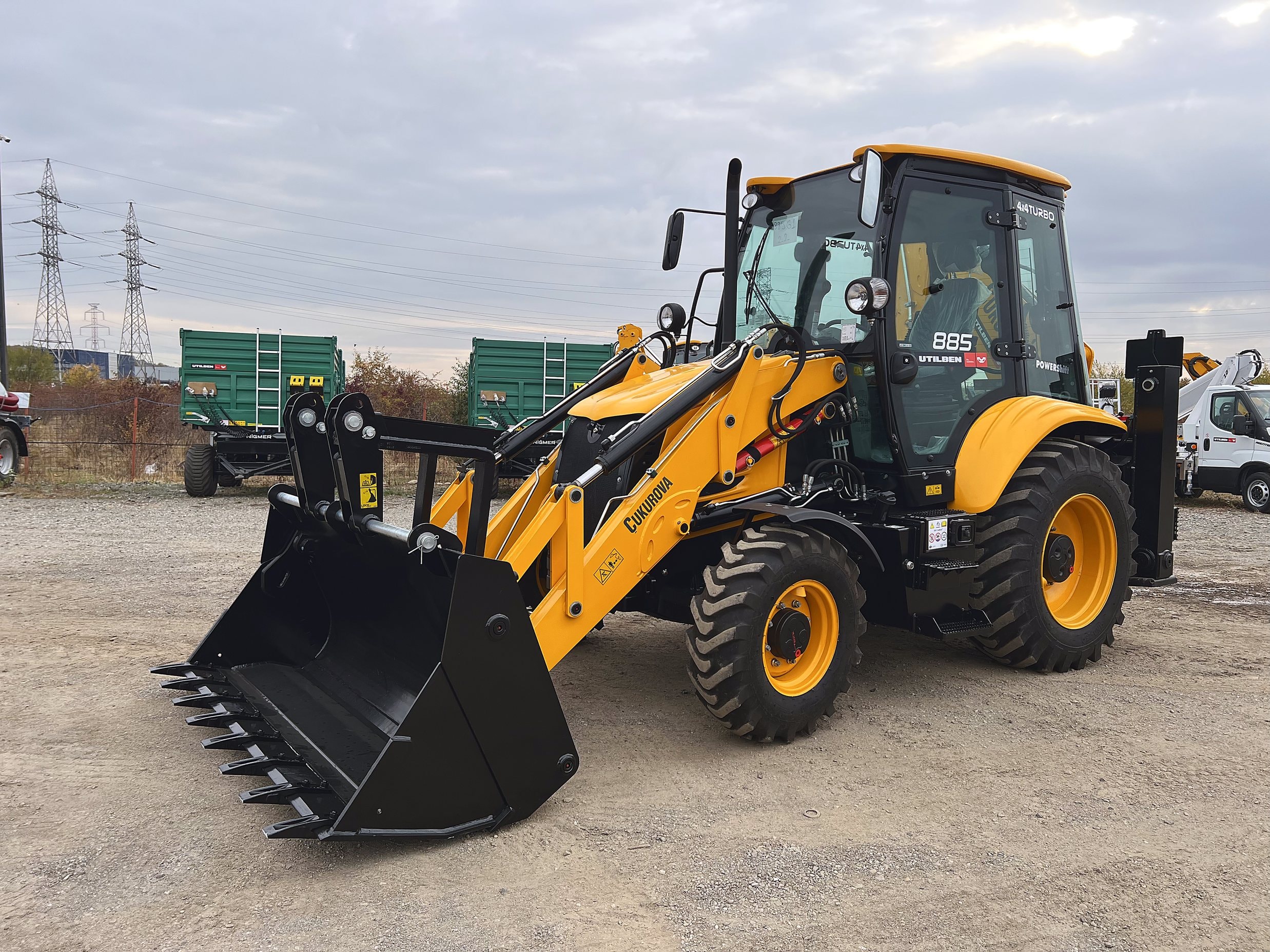 Buldoexcavatoare 885 STAGE V Echipare Pro