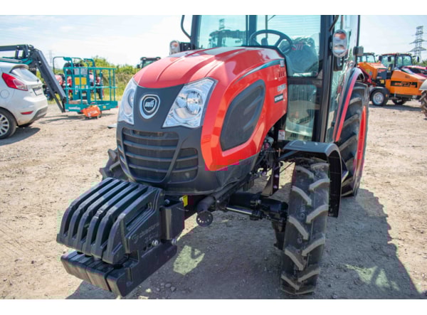 Tractor Kioti CK 3530C-EU cabina cu AC, transmisie manuala si incarcator frontal de vanzare
