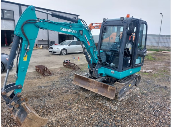 Miniexcavator SUNWARD 25F de vanzare