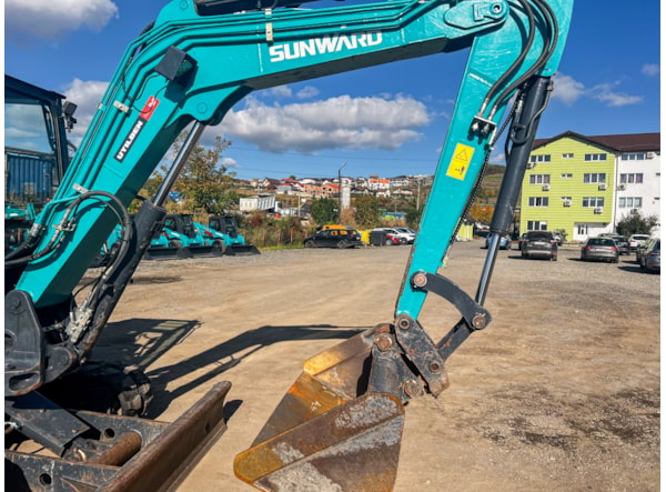 Midiexcavator SUNWARD SWE 60 Uf de vanzare