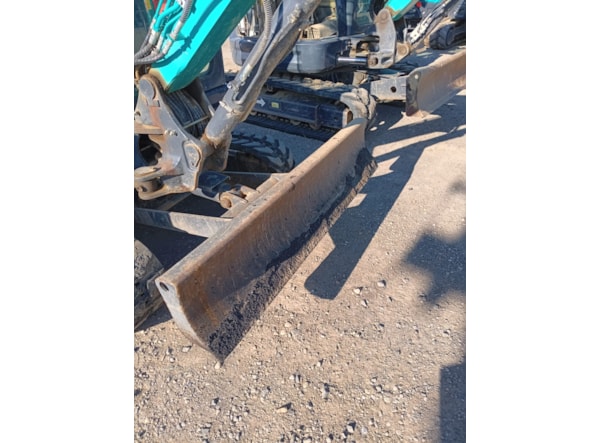 Miniexcavator SUNWARD 35UF  R DISPONIBIL PENTRU INCHIRIERE de vanzare