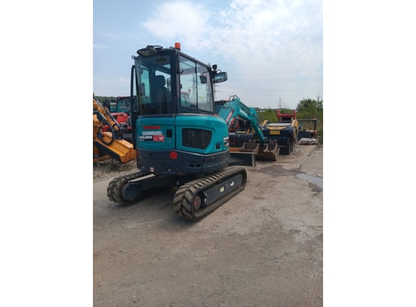 Miniexcavator SUNWARD 35UF  R DISPONIBIL PENTRU INCHIRIERE de vanzare